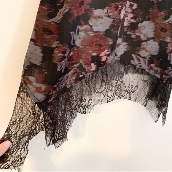 COCO + JAIMESON Floral Tie Neck Top with Lace Hem - Picture 3 of 6